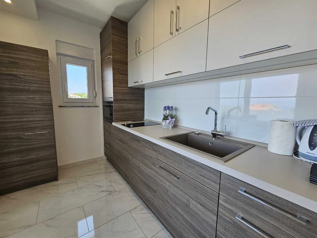Malinska Apartment for 4 with Sea View Balcony