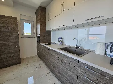 Malinska Apartment for 4 with Sea View Balcony