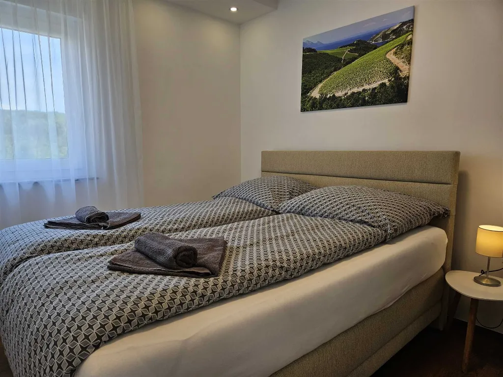 Malinska Apartment for 4 with Sea View Balcony