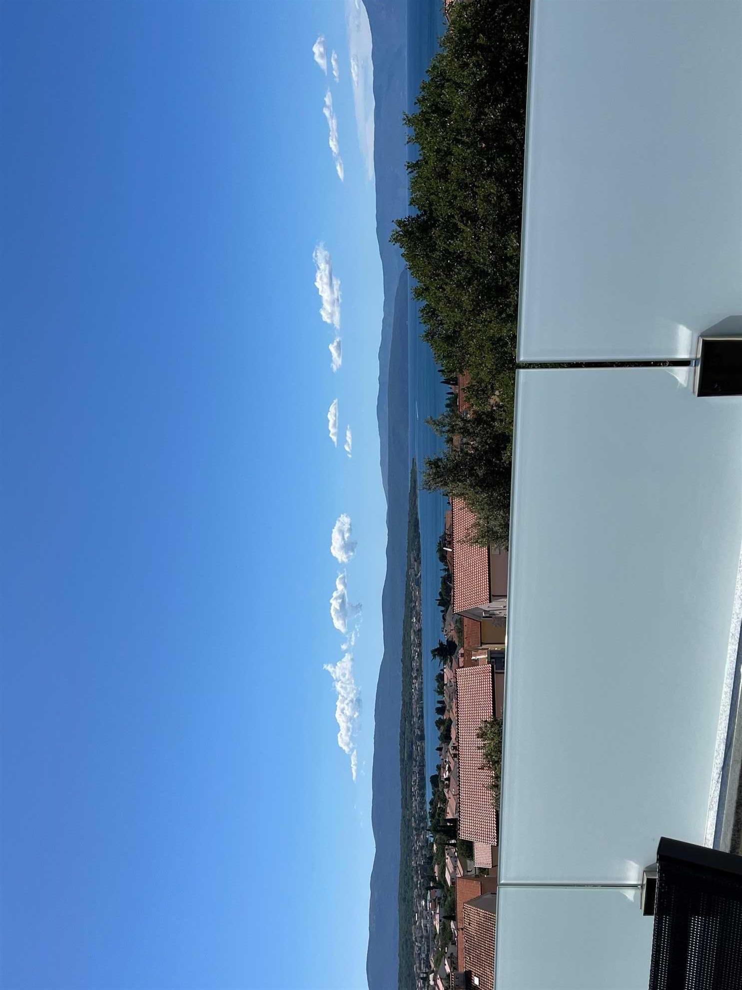 Sunčani pogled na obalu u apartmanu Buby