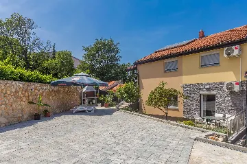 Njivice Studio for 3 with Sea-View Balcony