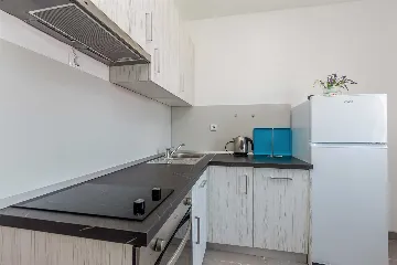 Njivice Studio for 3 with Sea-View Balcony