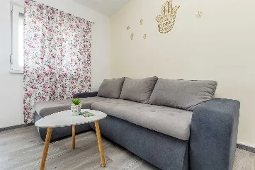 Njivice Studio for 3 with Sea-View Balcony