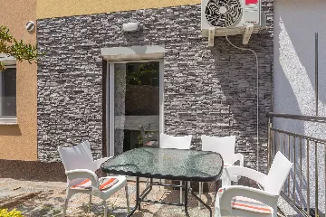 Studio in Njivice for 3 Guests with Terrace