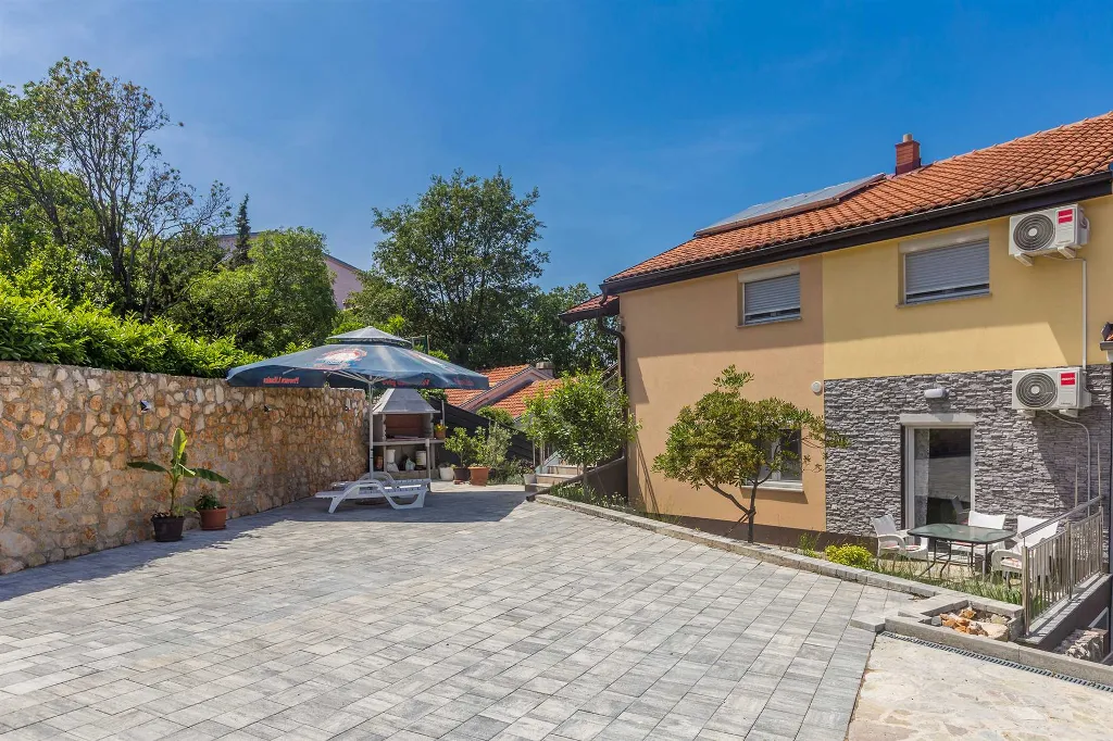 Studio in Njivice for 3 Guests with Terrace