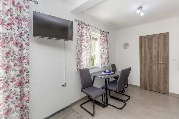 Studio in Njivice for 3 Guests with Terrace