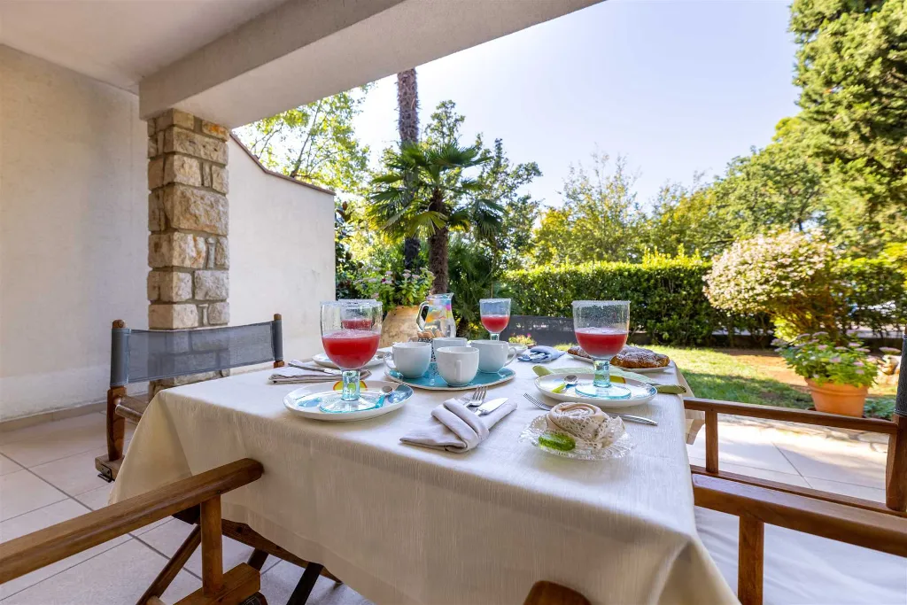 Apartment in Njivice with Private Swimming Pool