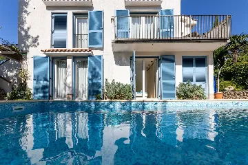 Apartment in Njivice with Private Swimming Pool