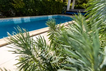 Apartment in Njivice with Private Swimming Pool