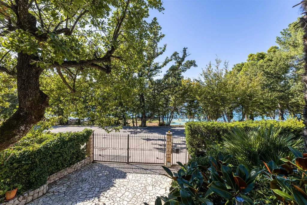Apartment in Njivice with Private Swimming Pool