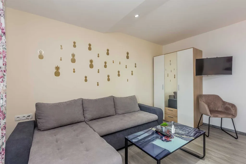Njivice Apartment for 4 Guests with Sea-View Balcony