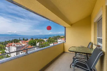 Njivice Apartment for 4 Guests with Sea-View Balcony