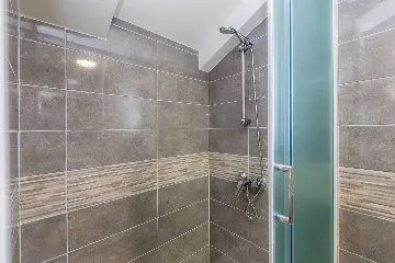 Njivice Apartment for 4 Guests with Sea-View Balcony