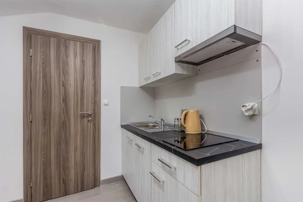 Njivice Apartment for 4 Guests with Sea-View Balcony