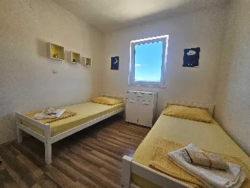 Apartment in Punat for 4 Guests with Balcony