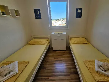 Apartment in Punat for 4 Guests with Balcony