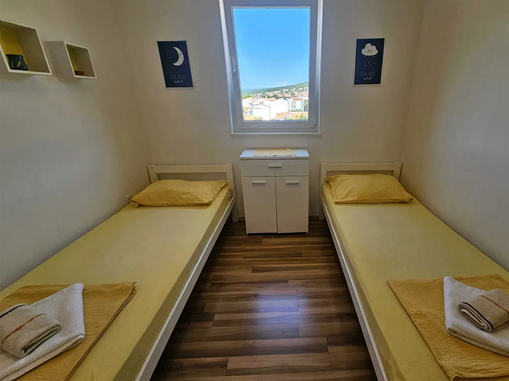 Apartment in Punat for 4 Guests with Balcony