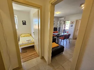 Apartment in Punat for 4 Guests with Balcony