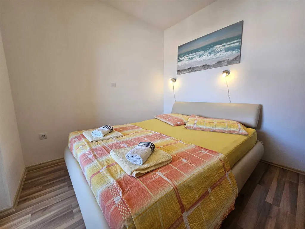 Apartment in Punat for 4 Guests with Balcony