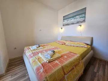 Apartment in Punat for 4 Guests with Balcony