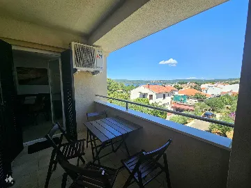 Apartment in Punat for 4 Guests with Balcony