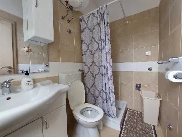 Air-Conditioned Room with Private Entrance in Njivice