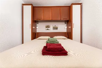 Njivice 2-Bedroom Apartment with Balcony