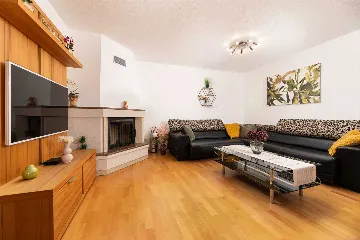 Njivice 2-Bedroom Apartment with Balcony