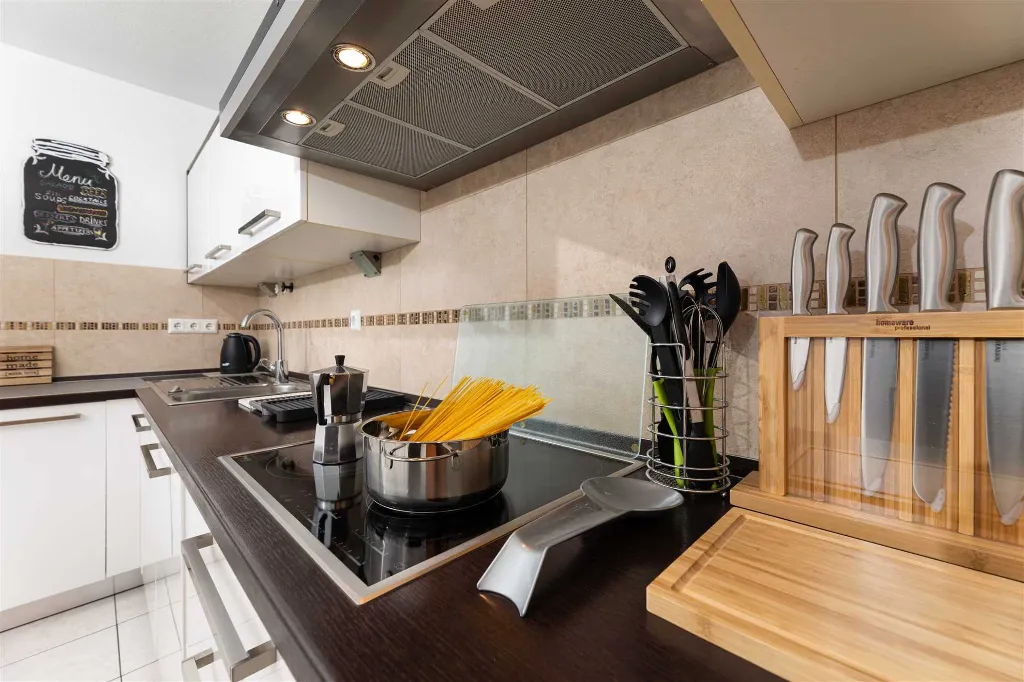 Njivice 2-Bedroom Apartment with Balcony