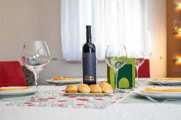 Njivice 2-Bedroom Apartment with Balcony