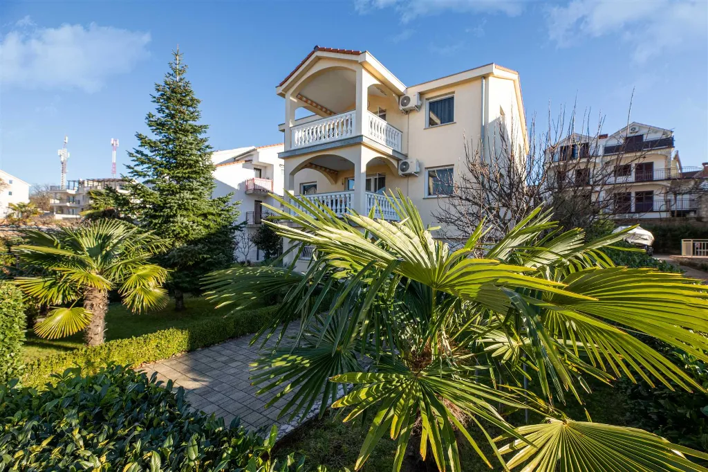 2-Bedroom Apartment with Sea View in Njivice