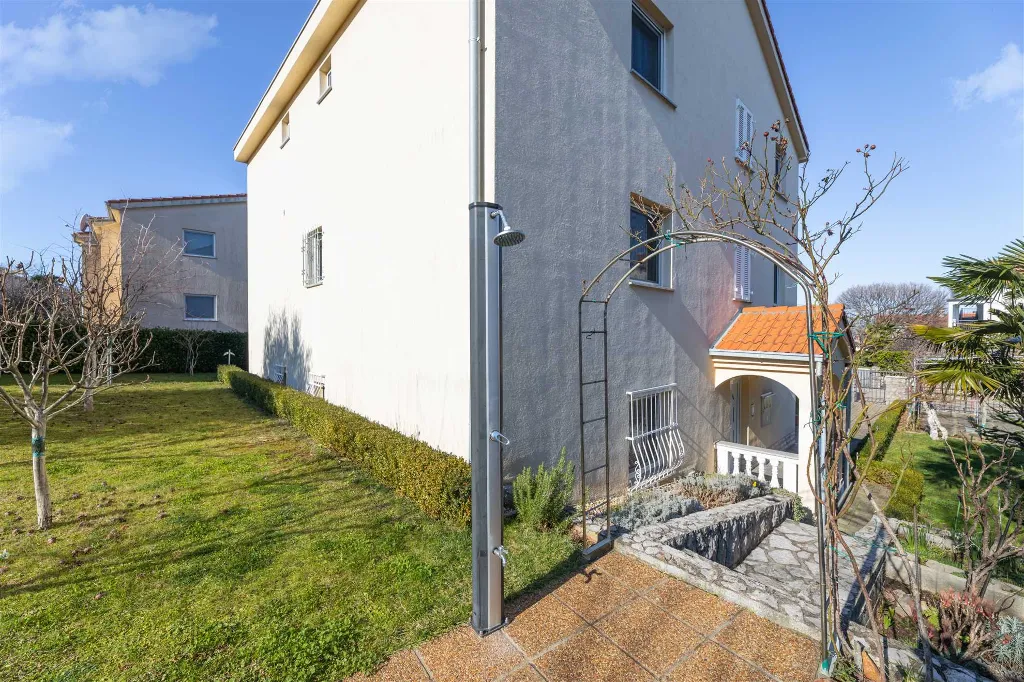 2-Bedroom Apartment with Sea View in Njivice