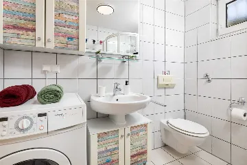 Apartment in Njivice for Couples with Kitchen Access