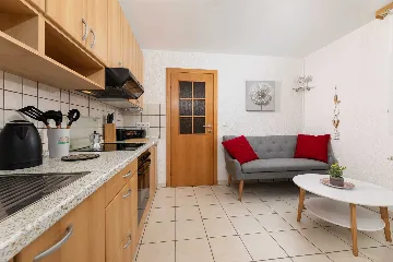 Apartment in Njivice for Couples with Kitchen Access