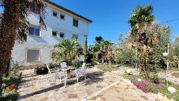 Malinska 1-Bedroom Apartment for Up to 4 Guests