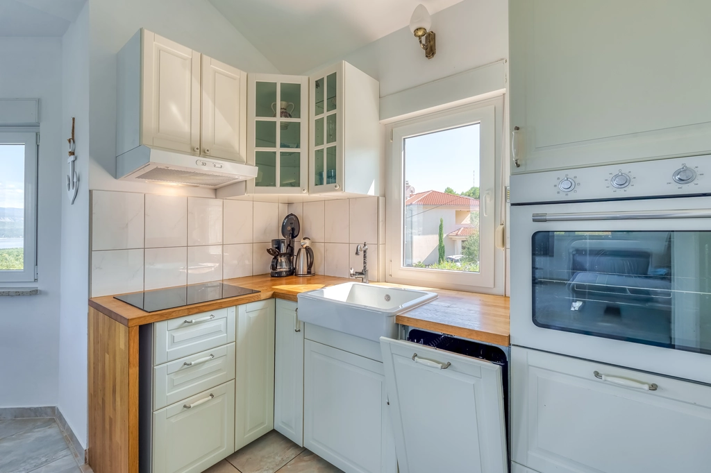 Dobrinj Holiday House for 8 Guests with Private Pool