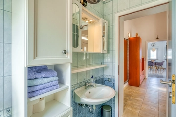 Dobrinj Holiday House for 8 Guests with Private Pool