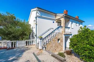 Dobrinj Holiday House for 8 Guests with Private Pool