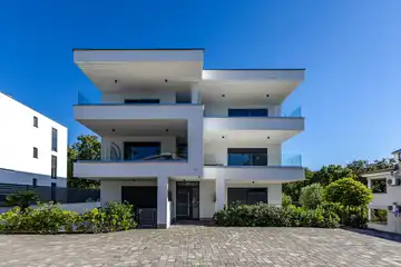 2-Bedroom Apartment in Njivice with Sea View