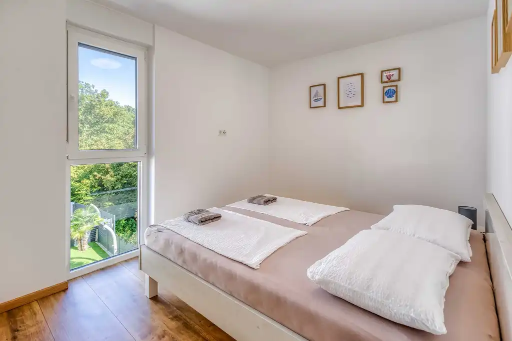2-Bedroom Apartment in Njivice with Sea View