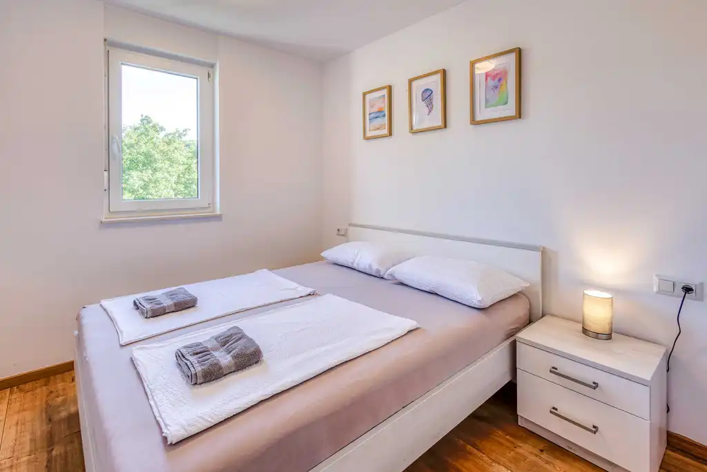 2-Bedroom Apartment in Njivice with Sea View