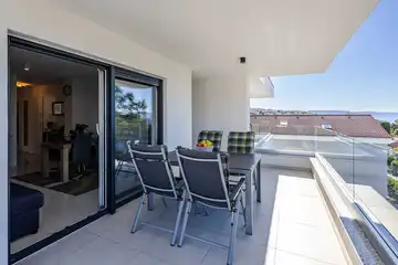 2-Bedroom Apartment in Njivice with Sea View