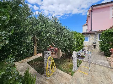 Malinska Holiday House with Saltwater Pool for 4