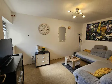 Malinska Holiday House with Saltwater Pool for 4