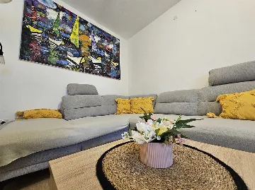 Malinska Holiday House with Saltwater Pool for 4