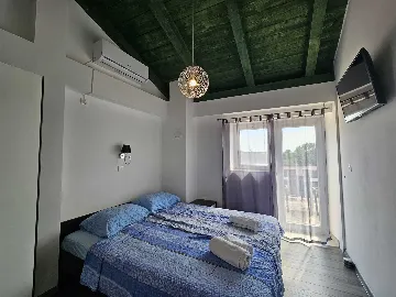 Malinska Holiday House with Saltwater Pool for 4