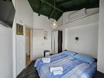 Malinska Holiday House with Saltwater Pool for 4