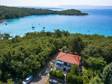 Njivice Apartment with Terrace for up to 3 Guests