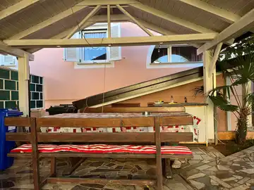 2-Bedroom Apartment in Vantačić Near the Sea