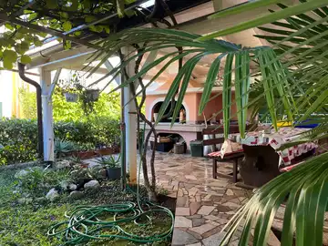 2-Bedroom Apartment in Vantačić Near the Sea